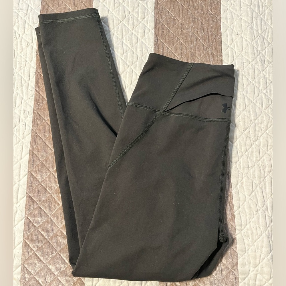 Under Armour Leggings. Gently worn. Size Small